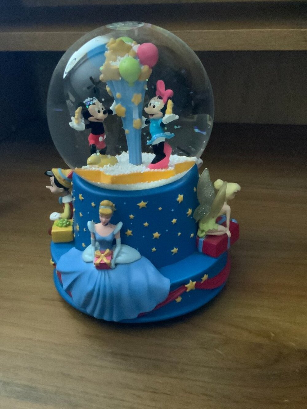 DISNEY MUSICAL SNOW GLOBE MICKEY MINNIE MOUSE plays WHEN YOU WISH UPON A STAR